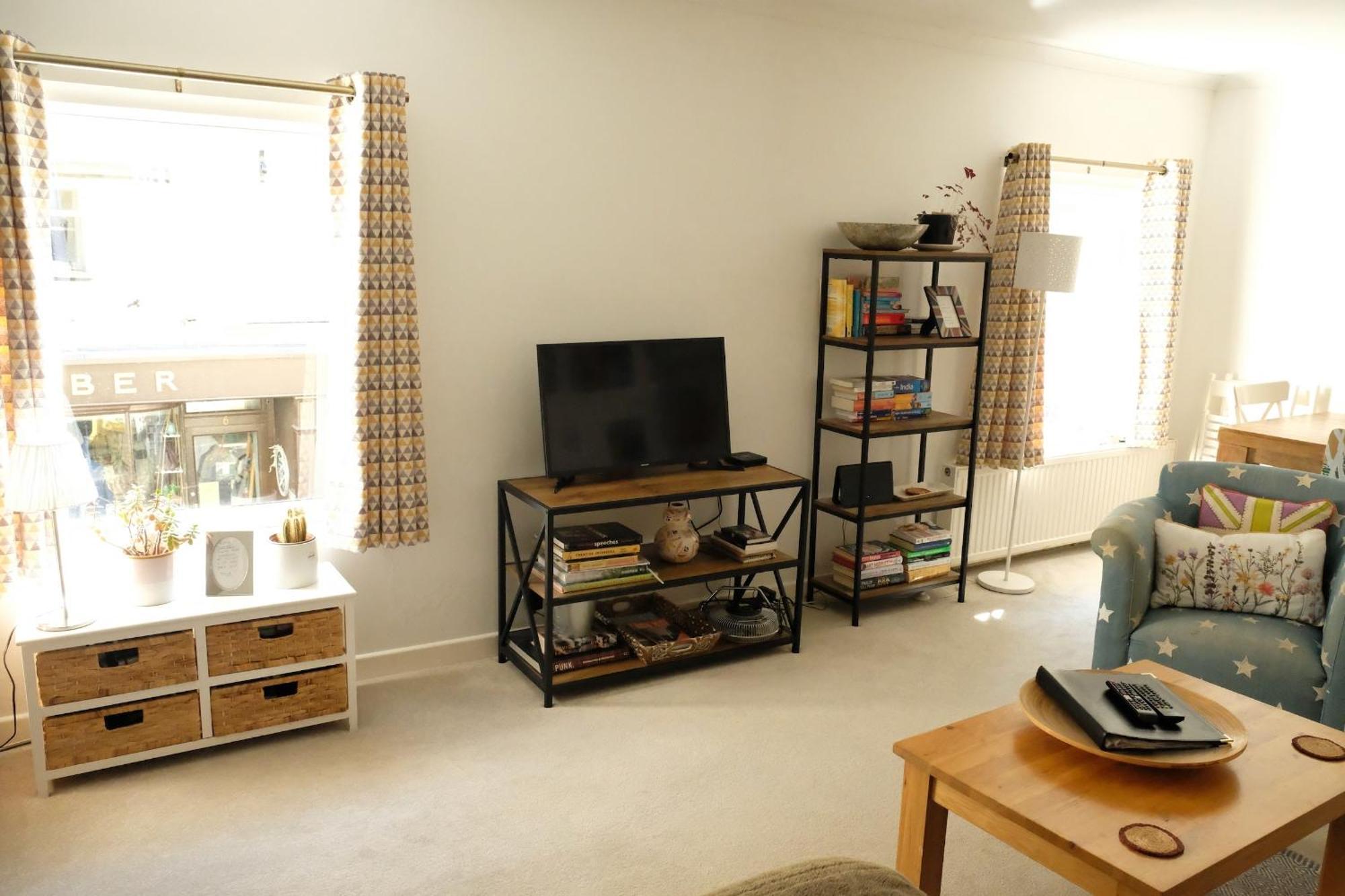 Spacious City Centre Apartment Bath Ngoại thất bức ảnh
