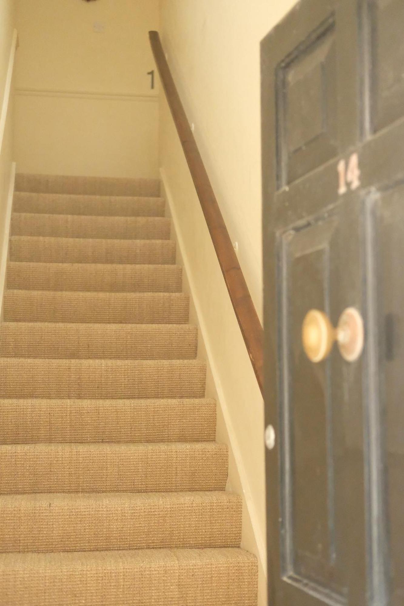 Spacious City Centre Apartment Bath Ngoại thất bức ảnh
