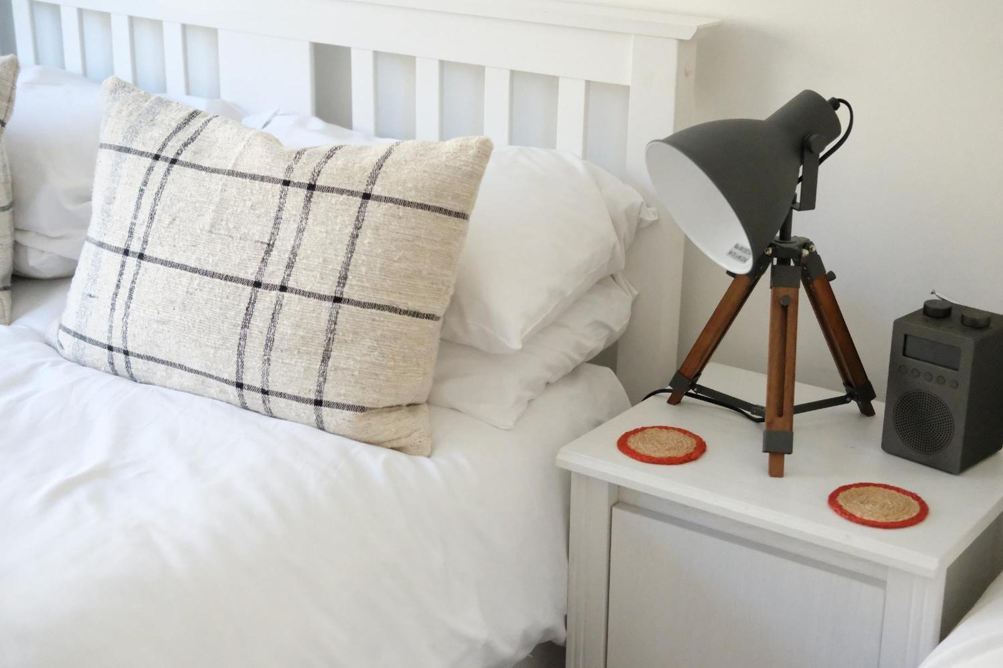 Spacious City Centre Apartment Bath Ngoại thất bức ảnh